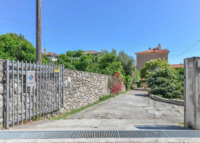 Giardino Di Via Del Ruotone Marciana Marina (Isola d'Elba)