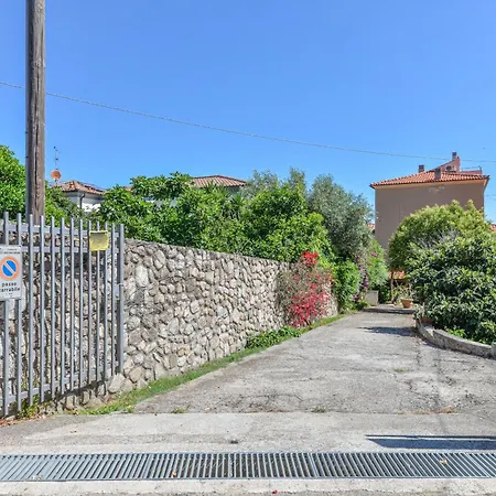 Giardino Di Via Del Ruotone شقة مارتْشانا مارينا