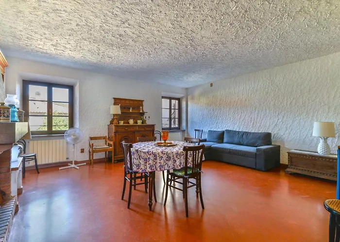 Giardino Di Via Del Ruotone Marciana Marina (Isola d'Elba)